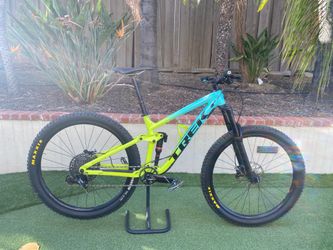 2019 trek slash 8 29er medium frame..