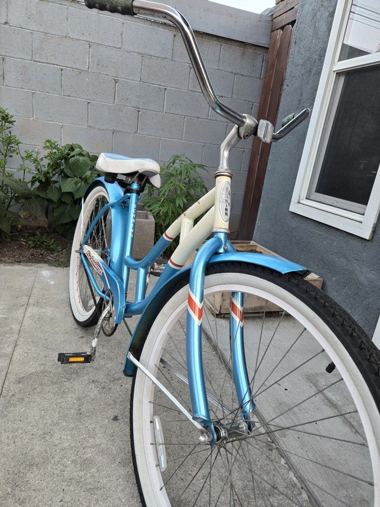Schwinn Beach Cruiser Bike 