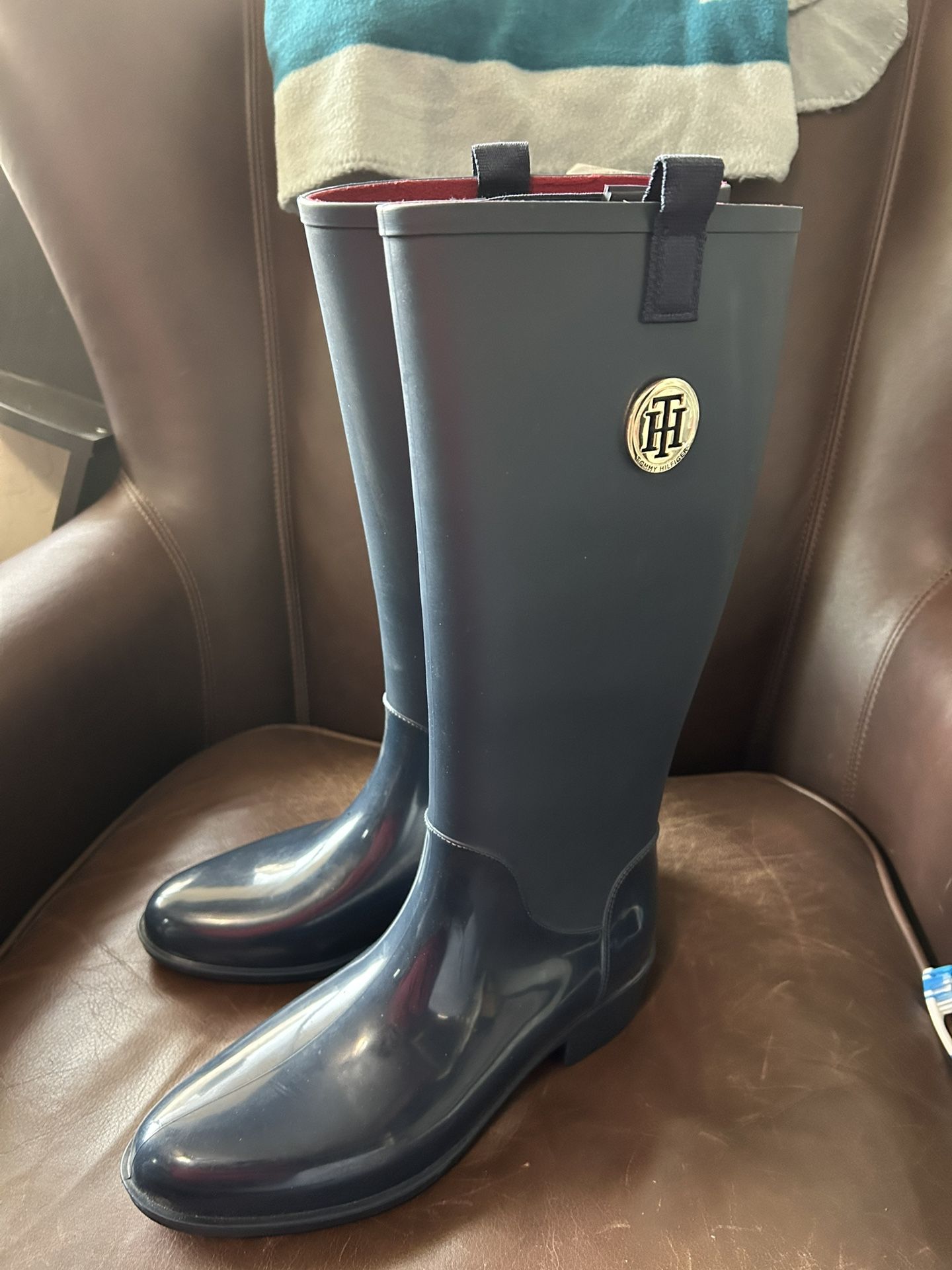 Tommy Hilfiger Rain Boots Women Size 11. M