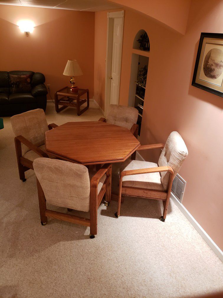 Dinette/ Game Table