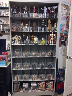 Selling my Star wars collection.  See all my pictures and read the description.  Everything for $3000.

SHIPS: 

- Big Tonka Millennium Falcon 1995 ( 