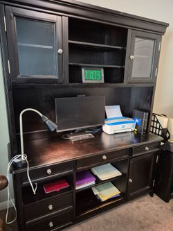 Computer desk