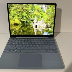 Surface Laptop Go1943 i5-10 1.0GHZ 8RAM 128-SSD