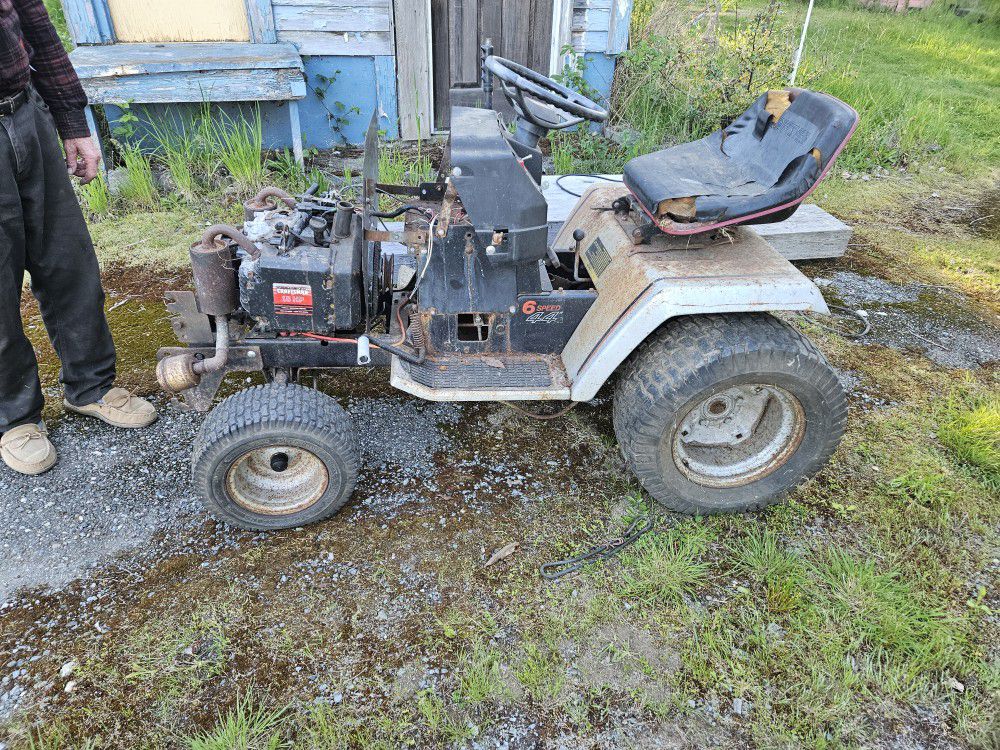 Craftsman 18 Twin 6 Speed Garden Tractor 
