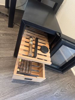 NEEDONE 16L Electric Cigar Humidor – Heating & Cooling, Like New