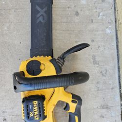 Dewalt 20V 12 Inch Chainsaw With 5 Ah Battery Abd Extra Chain. Optional Charger If Needed. 