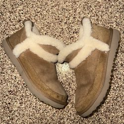 Women’s Ugg Kids Sz 4 Women’s Sz 6