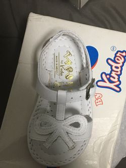 VENDO HUARACHE PARA NIÑA SIZE 4.0