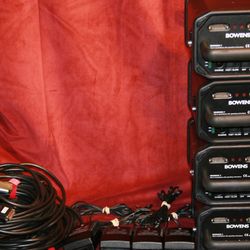 4 Bowens BW-7698

 Large Travelpak Battery