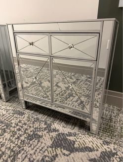 Mirrored Cabinet (Separate) - Minor Cracks