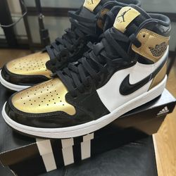 Nike Air Jordan Men's Gold and Black Sneakers Size 11