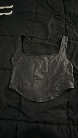 Shiny Thin black cropped tank Size M