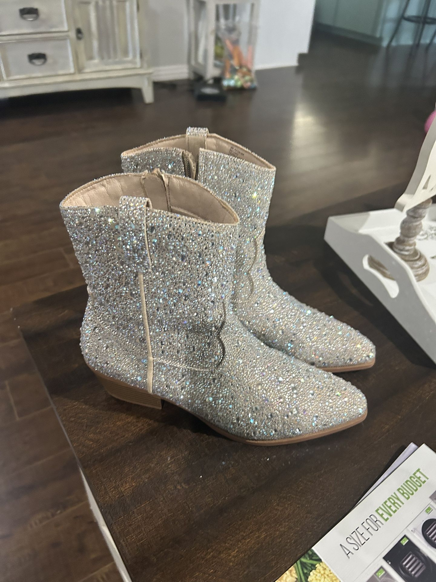 Ladies Rhinestone Boots 9 m Arizona Brand Jcp