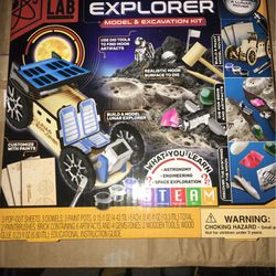 Kids Lunar Explorer Model Excavation Kit NEW