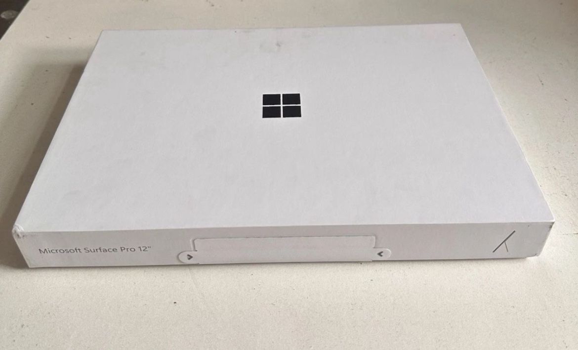 Microsoft surface pro copilot + Pc 12” touch screen snapdragon x plus 16gb 256gb latest model 11th edition