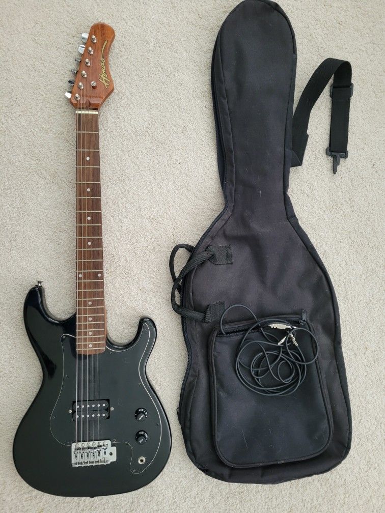 Hondo H715 "Strat" Style Electric Guitar ( black)