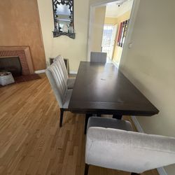 Dinning Table 