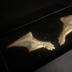 The Batman 2022 Gold Baterang 