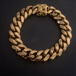 18k Gold Plated Cuban Link Bracelet 