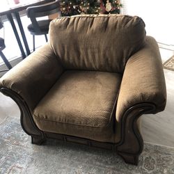 Large Smoke Free Pet Free Chair 