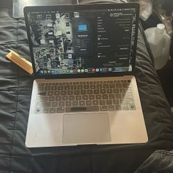 MACBOOK AIR 