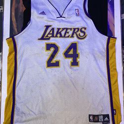 Lakers Jersey Signed By Kobe Bryant