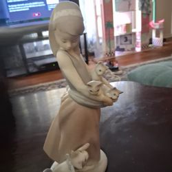 Antique Lladro - Young Girl Holding Kittens