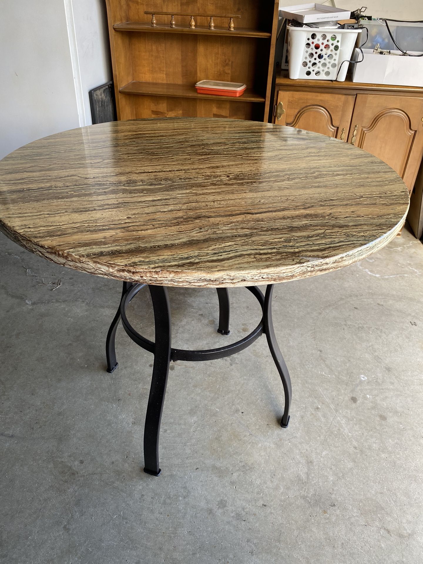 Round Table