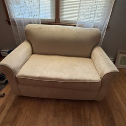 Pull Out Love Seat 