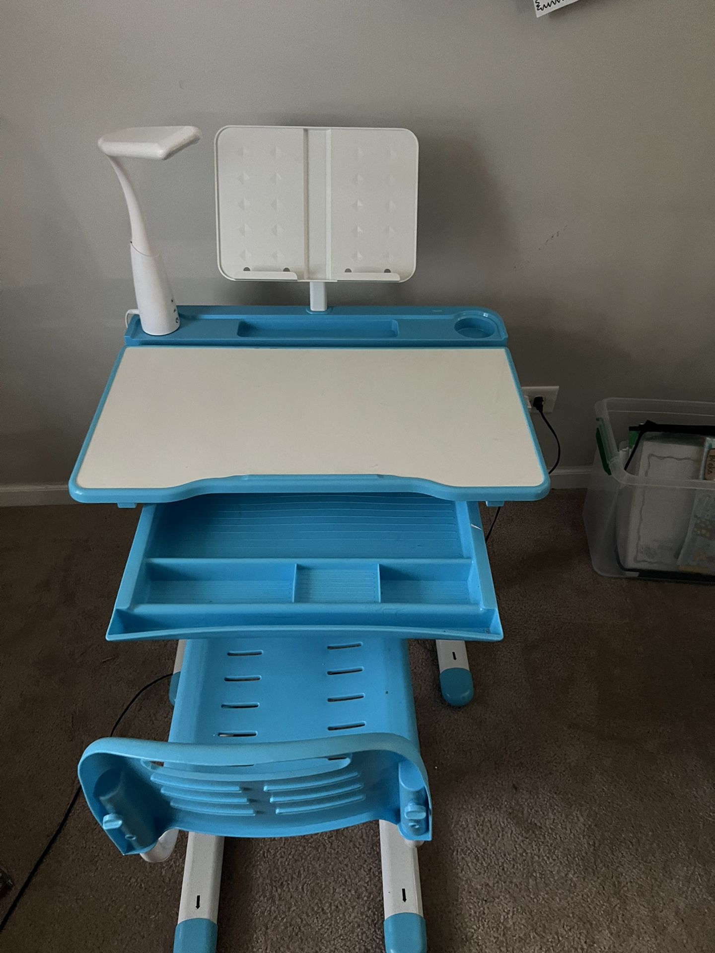 Kids Desk With Light Tilting Easel Like New With Chair 