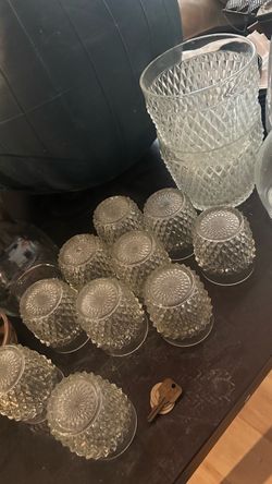 Diamond-pattern glassware set