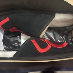 UGG’s Slippers Size 13