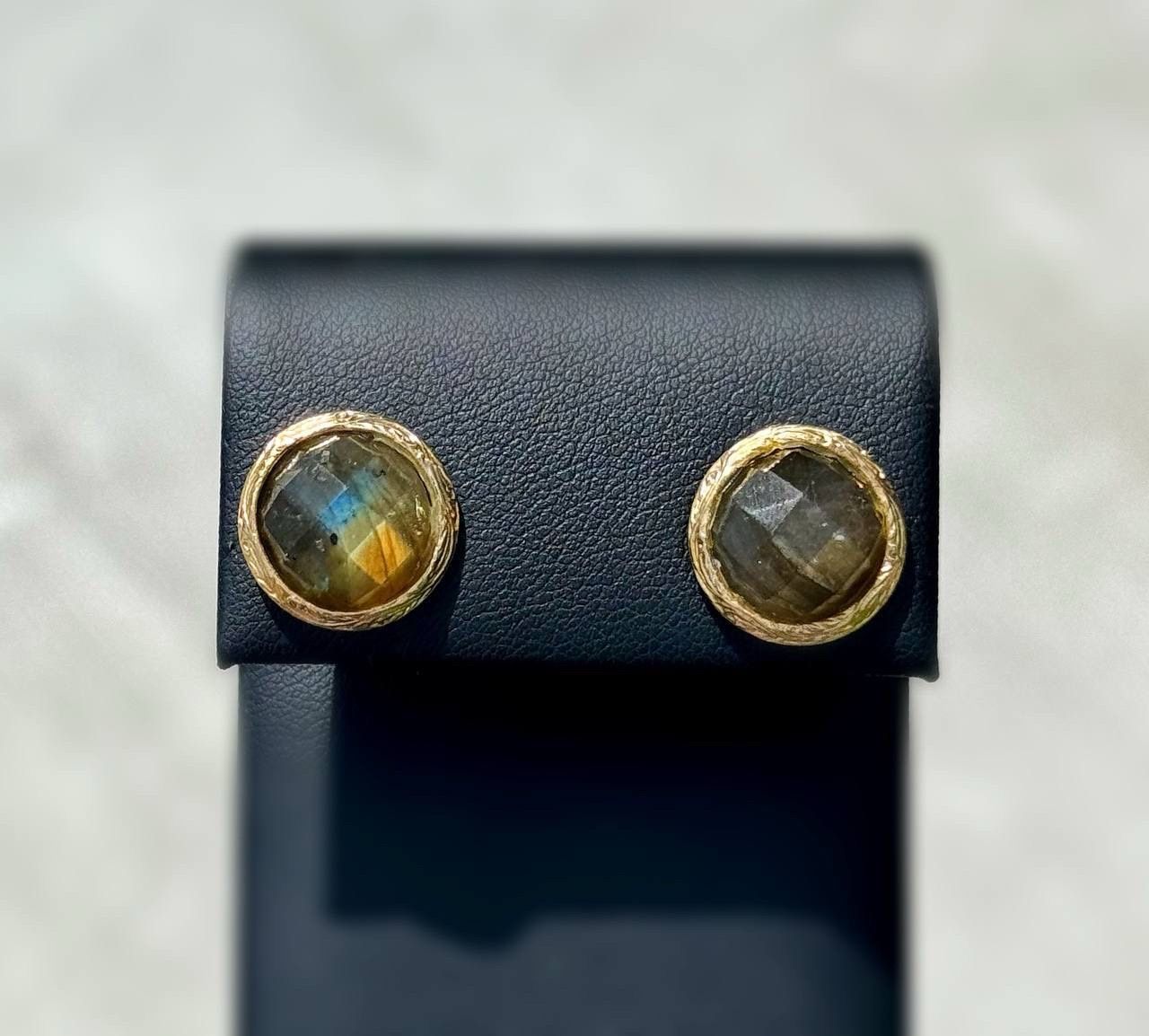 14k solid yellow gold stud Tahitian rhinestone earrings 5.40g