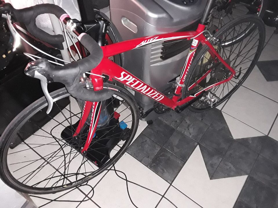 Specialized Allez street bike carbon fiber