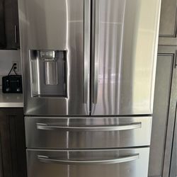 Moving Sale ‼️ Samsung Refrigerator  ‼️