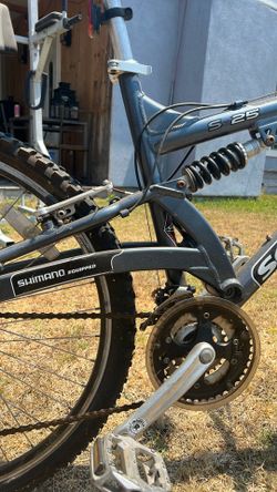 Bike / Mountain Bike / Schwinn, Shimano Equipped 7 Gear 