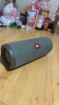 JBL flip 5: Works great green color