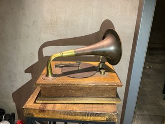 Phonograph Music Box
