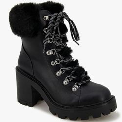 Esprit Laced Up Booties With Lug Sole And Lined Black Faux Fur  Size 8M