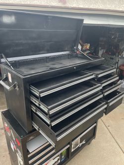Big toolbox set too and bottom