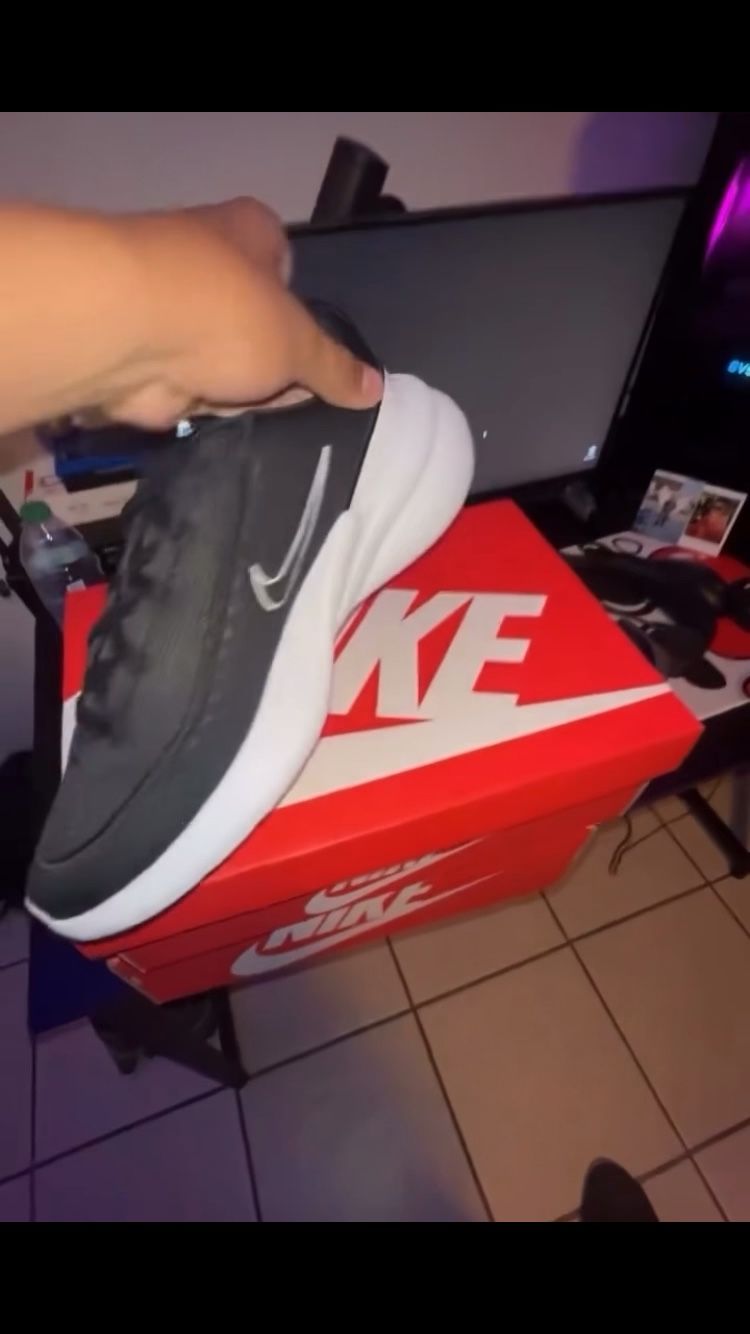Nike Men Shoes