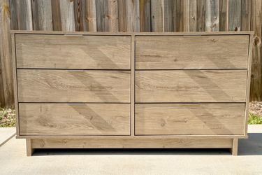 Ashley Oliah Natural 6 Drawer Dresser