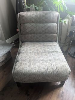 Set of chairs