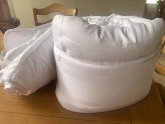 New King Comforter-white