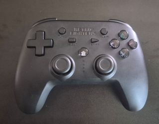 Retro Fighters Defender BT Controller.
