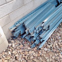 Metal Shelving (Use)