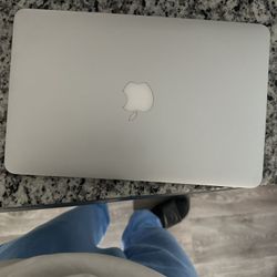Apple MacBook 