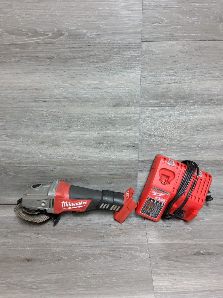 Milwaukee Tools 2780-20 M18 Fuel 5/8" Cordless Disk Grinder With Battery Charger