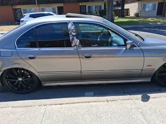 2002 BMW 525i