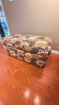 Safari Print leopard Upholstered Bench  Ottoman Great condition!
